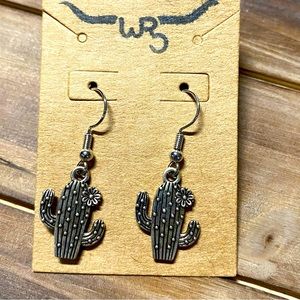 Small cactus metal earrings